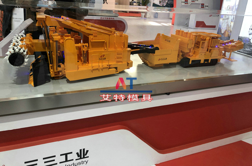 掘錨機模型